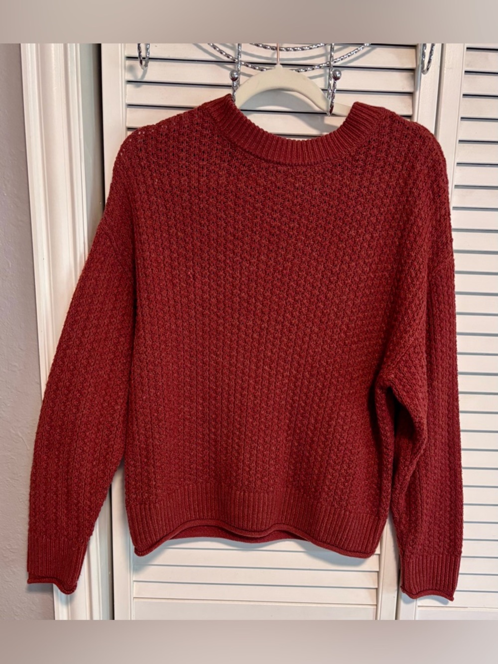 Universal Thread Women's Waffle Knit Crewneck Sweater - Brick Red